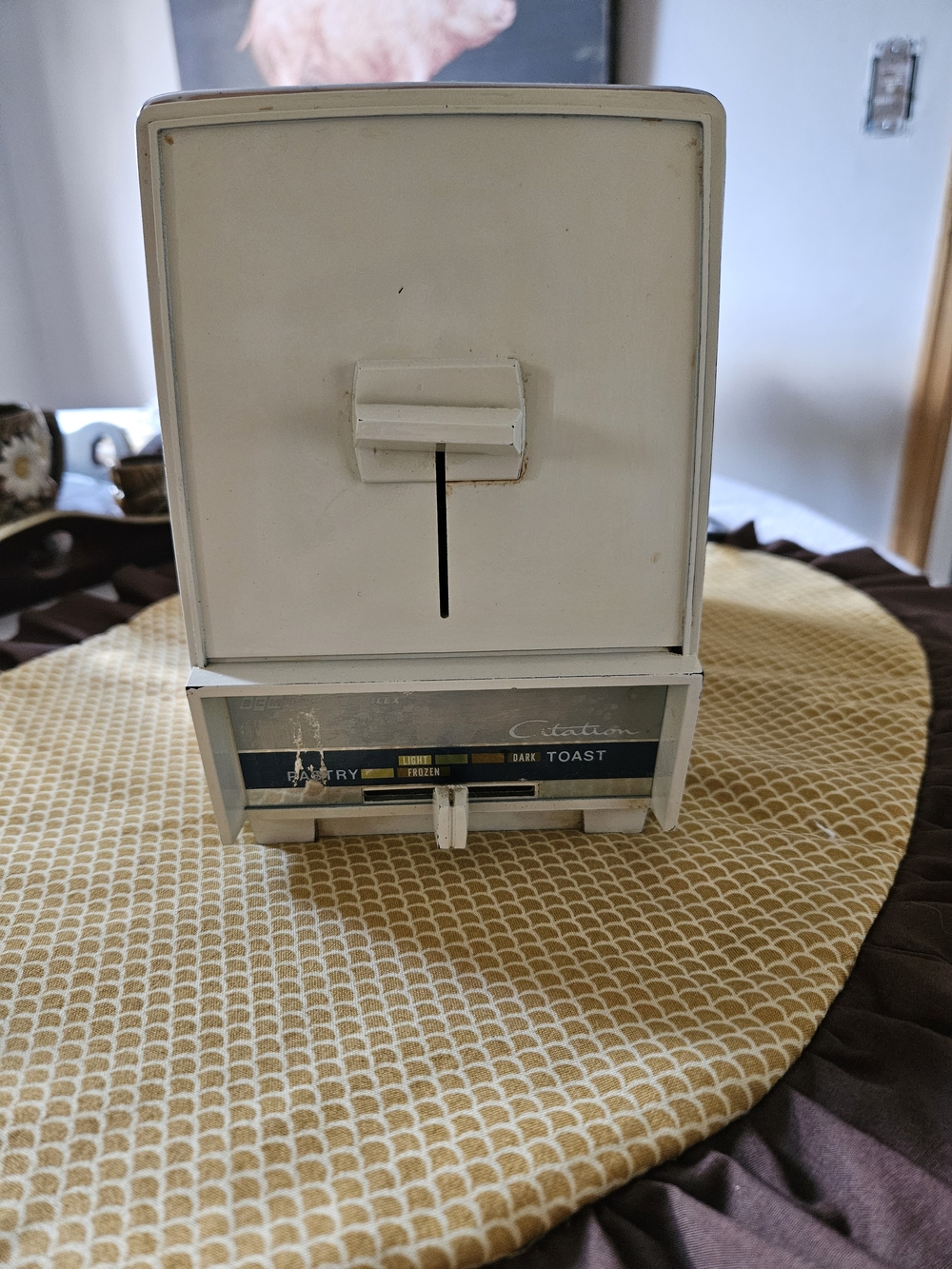 Proctor Silex Toaster Slot Control in Almond And Steel 1973